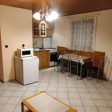 アパート David Apartmanhaz ザラカロシュ