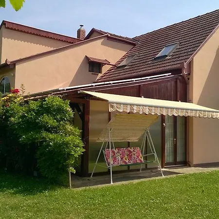 David Apartmanhaz Apartment